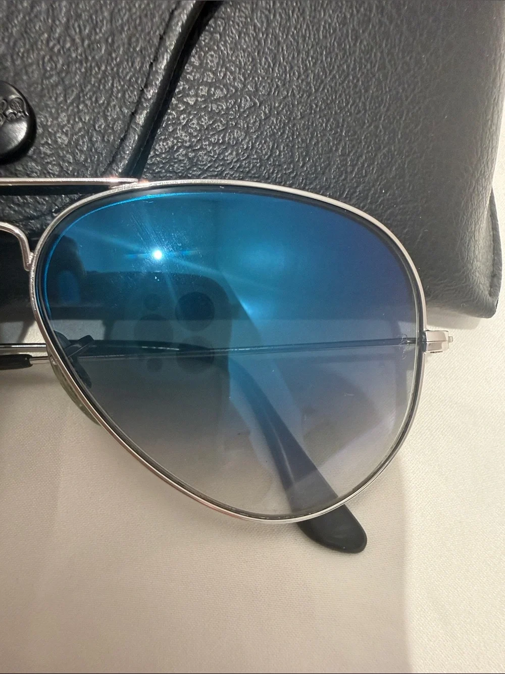 Ray-Ban Aviator Gradient Sunglasses Blue Lenses and Silver Frame